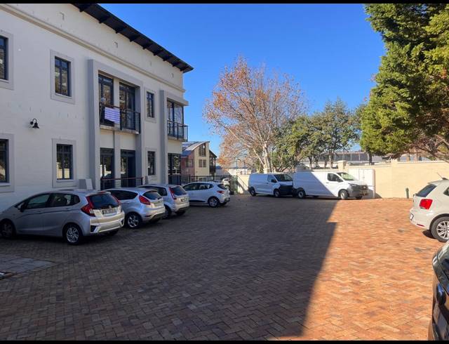 93M² OFFICE TO LET IN WESTLAKE